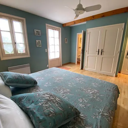 Petit Rousset Cerise